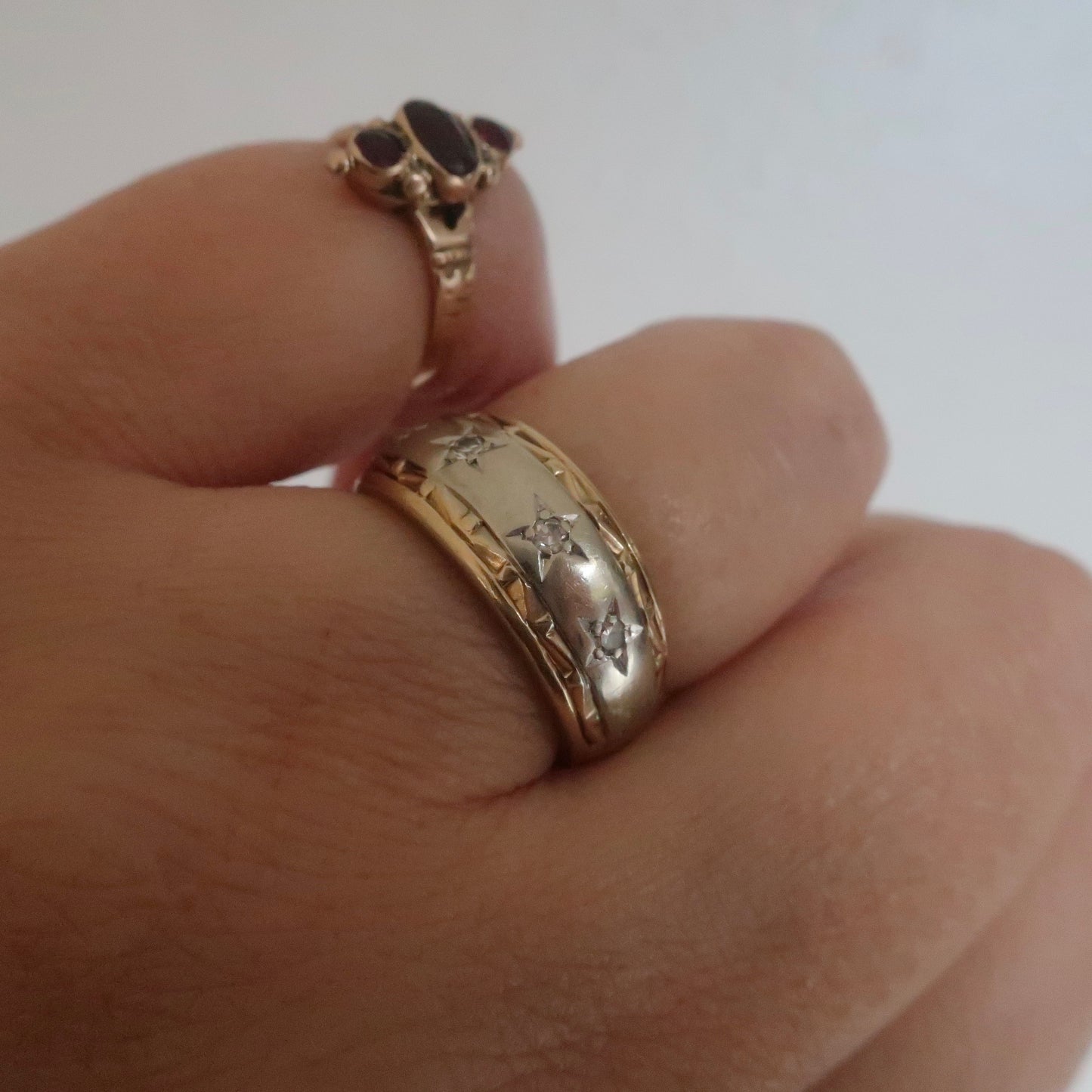 Vintage Wide Gold Star Band