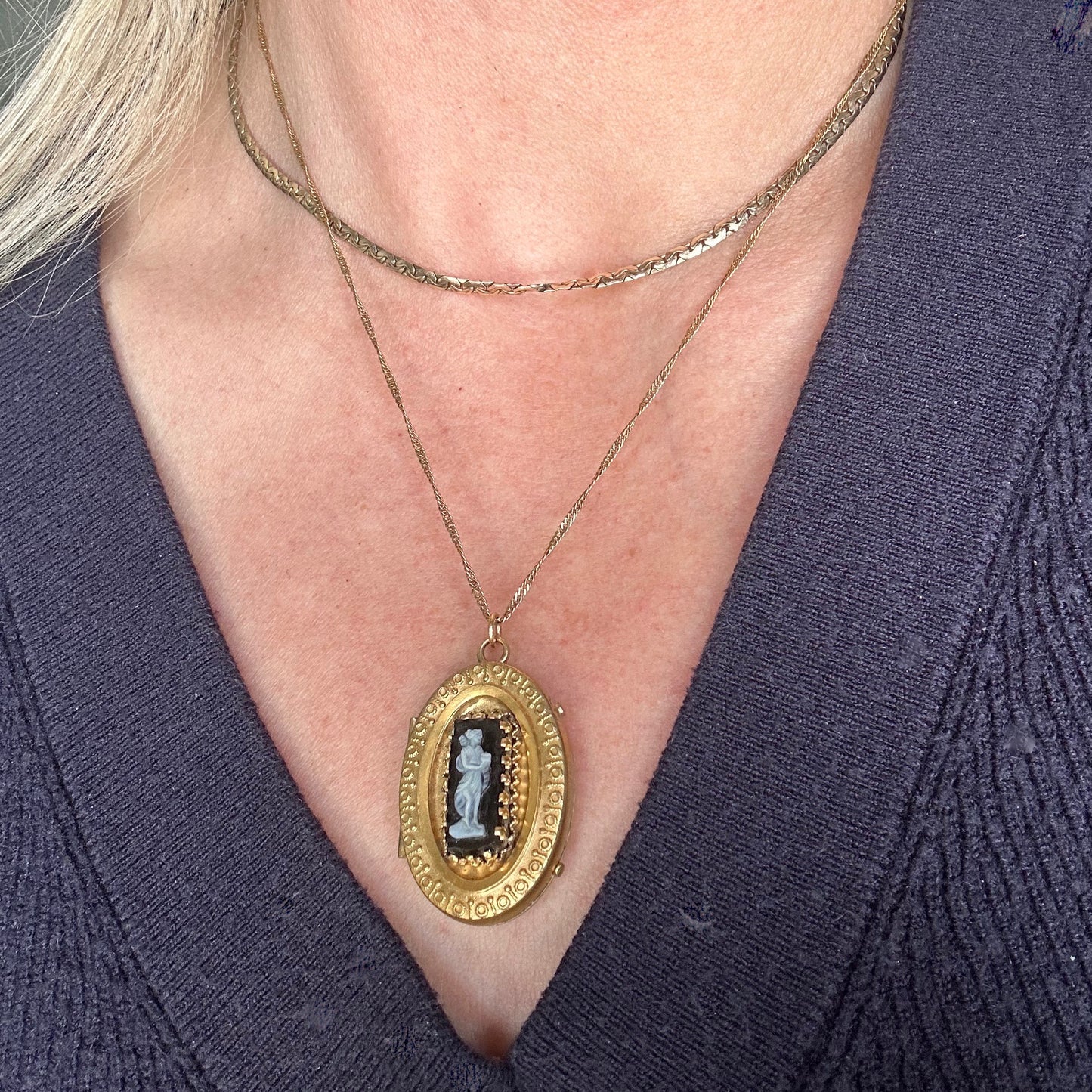 Antique Victorian Full Figgure Cameo Locket