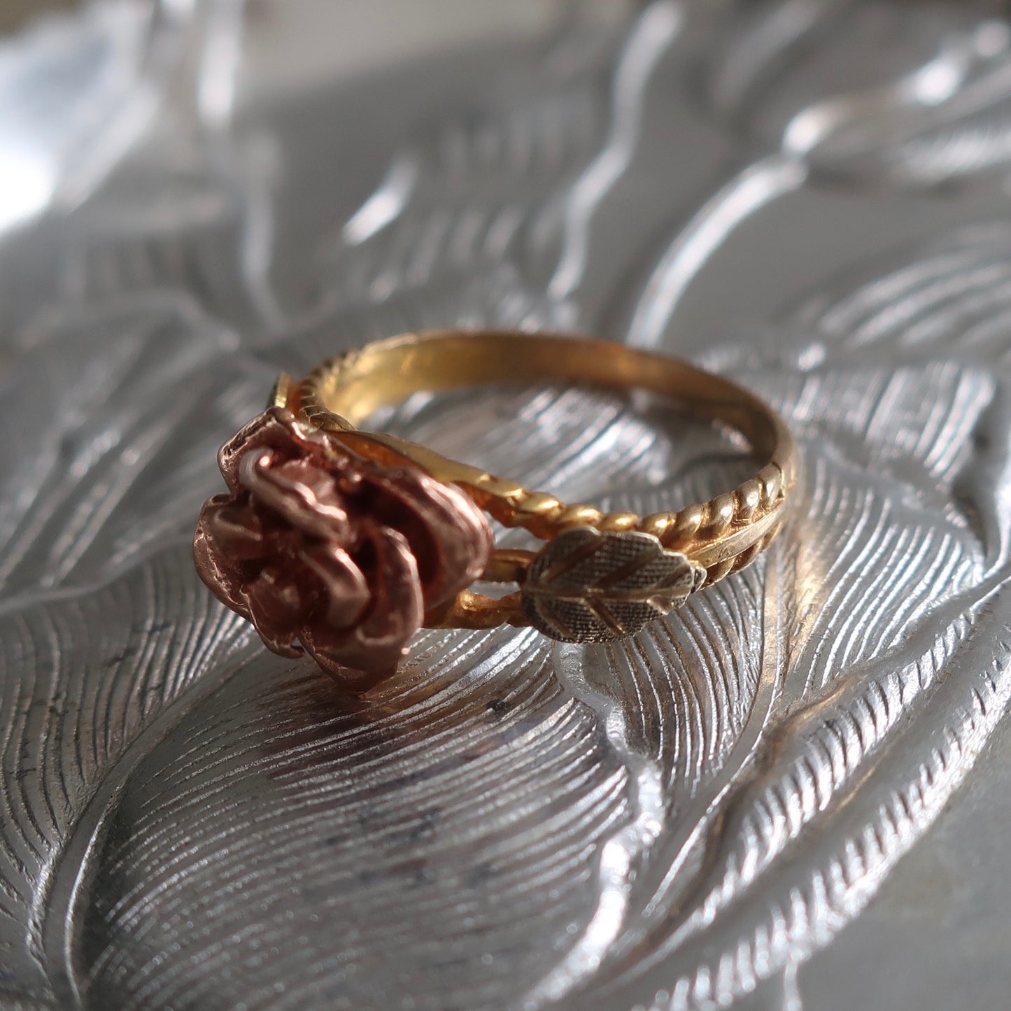 Vintage Black Hills Gold Flower Ring