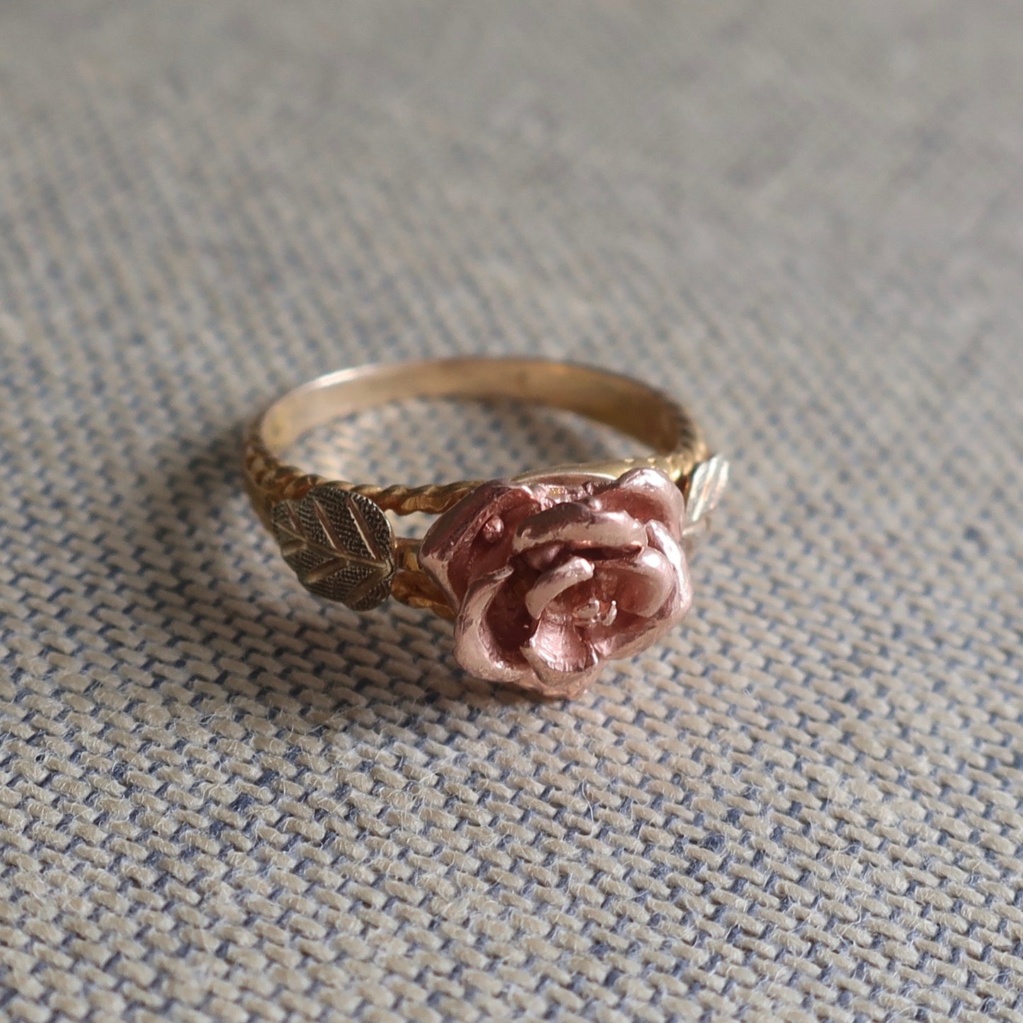 Vintage Black Hills Gold Flower Ring