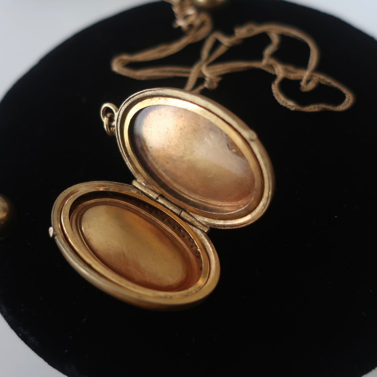 Antique Victorian Full Figgure Cameo Locket