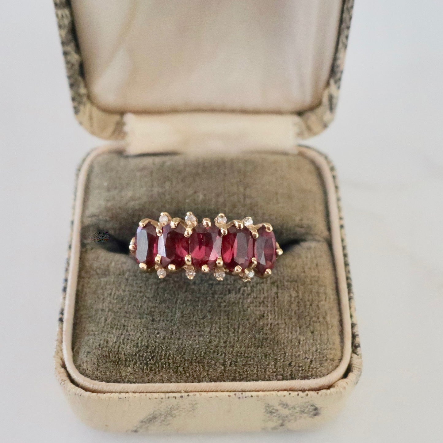 Vintage 5 Stone Rhodolite Garnet and Diamond Ring