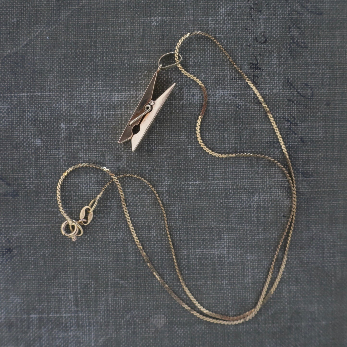 Vintage 14kt Gold Clip Charm Necklace