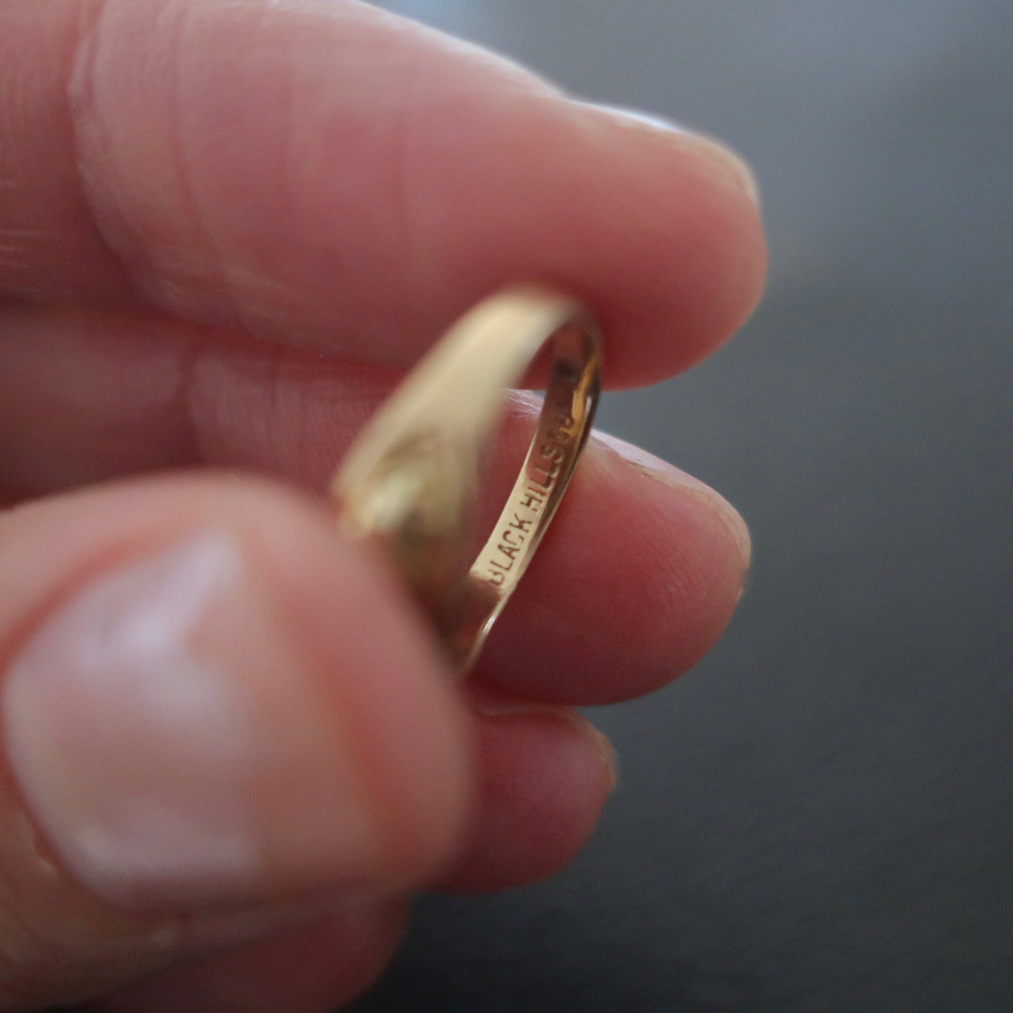 Vintage Black Hills Gold Midi Pinky Ring