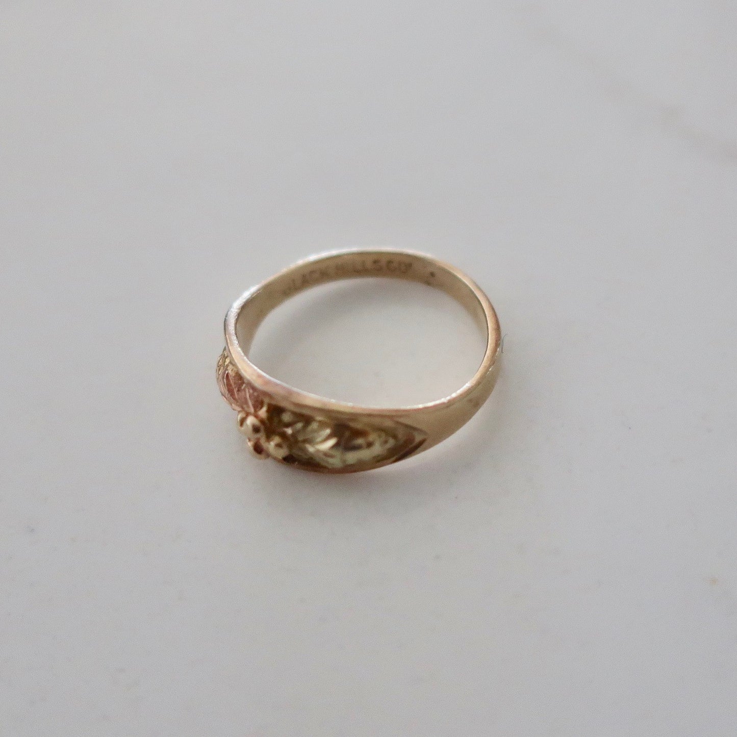 Vintage Black Hills Gold Midi Pinky Ring
