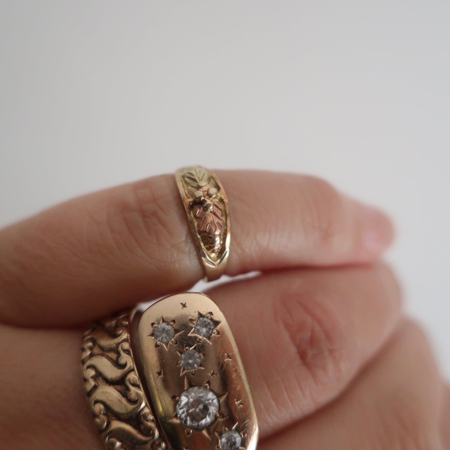 Vintage Black Hills Gold Midi Pinky Ring