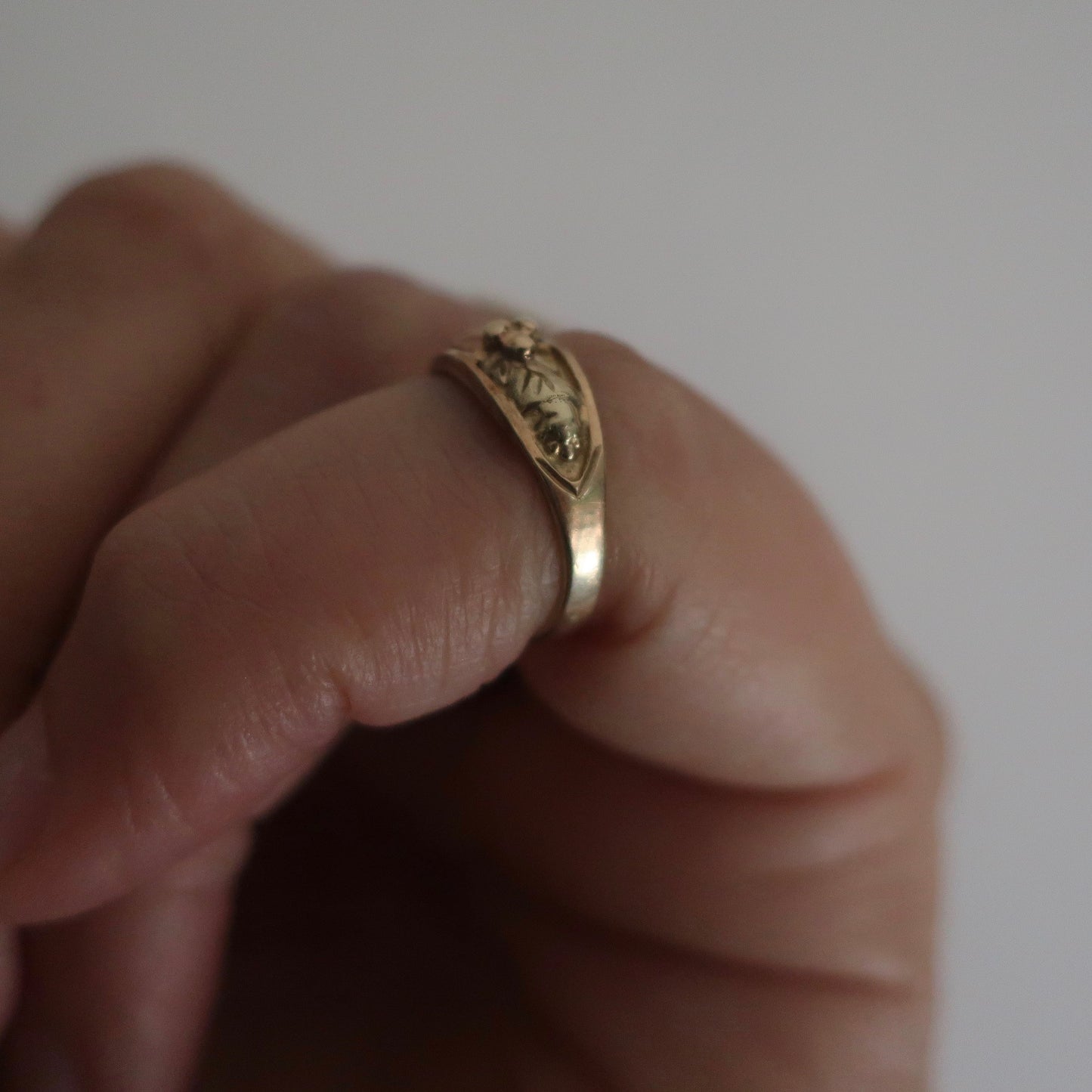 Vintage Black Hills Gold Midi Pinky Ring
