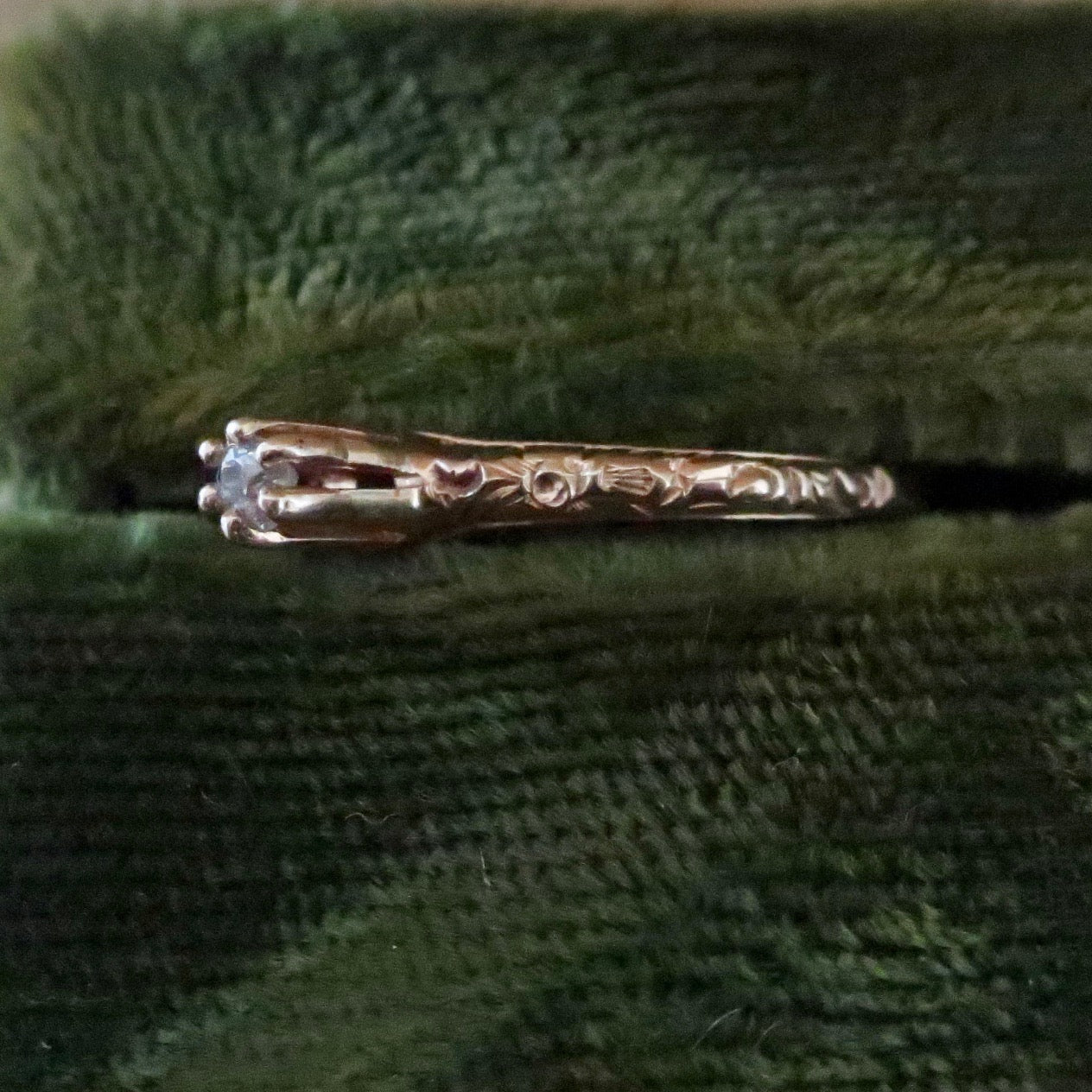 Vintage 1930's Petite Diamond Ring