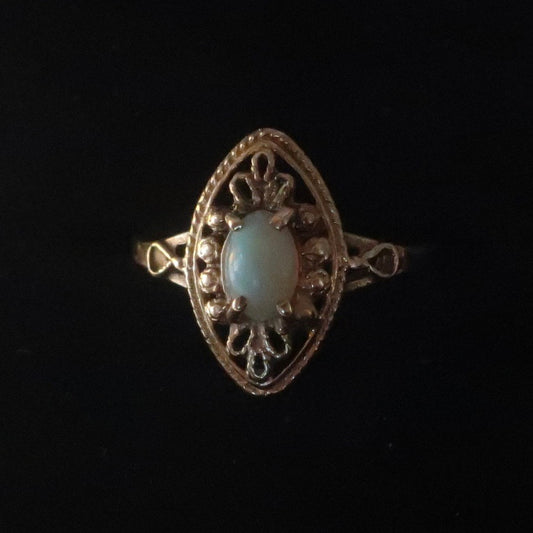 Vintage Opal and 14kt Gold Ring
