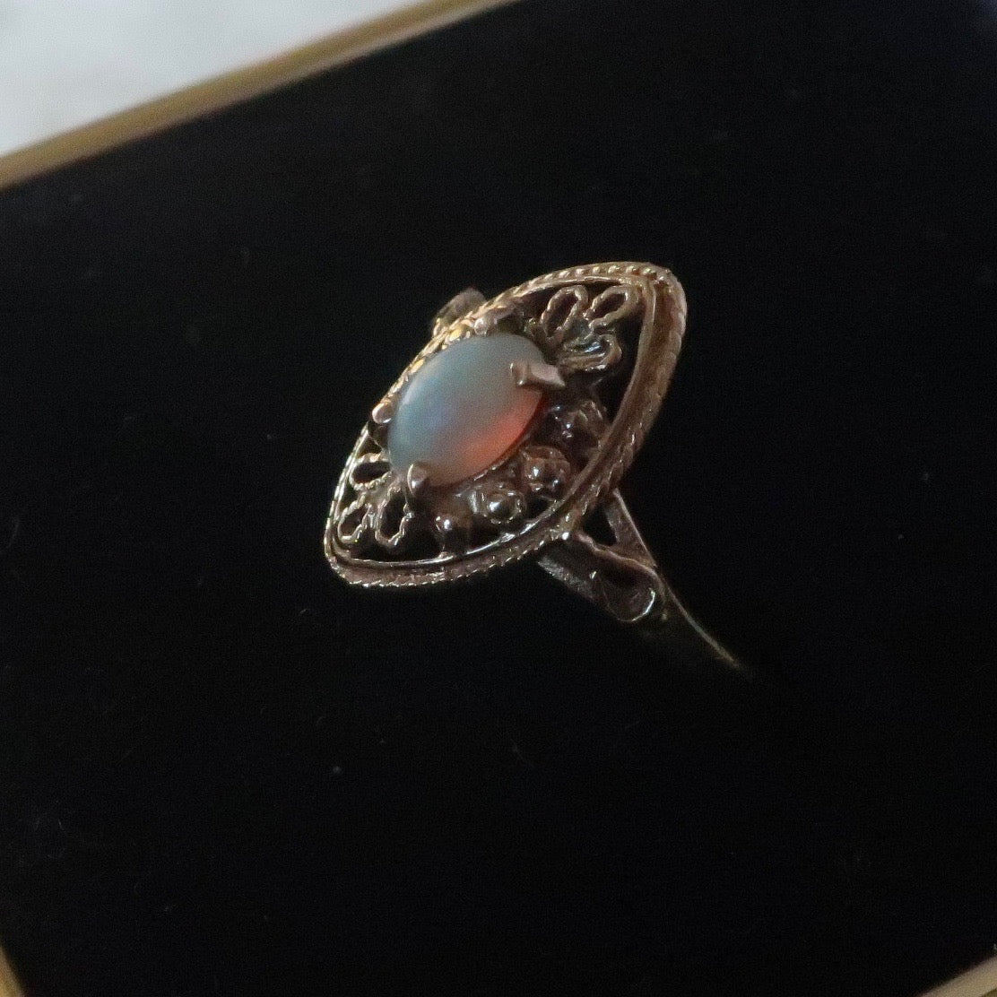 Vintage Opal and 14kt Gold Ring