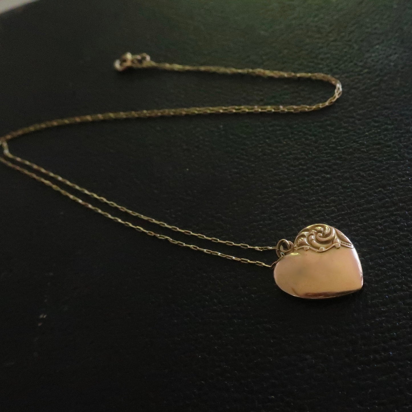 14kt Antique Heart Charm Necklace
