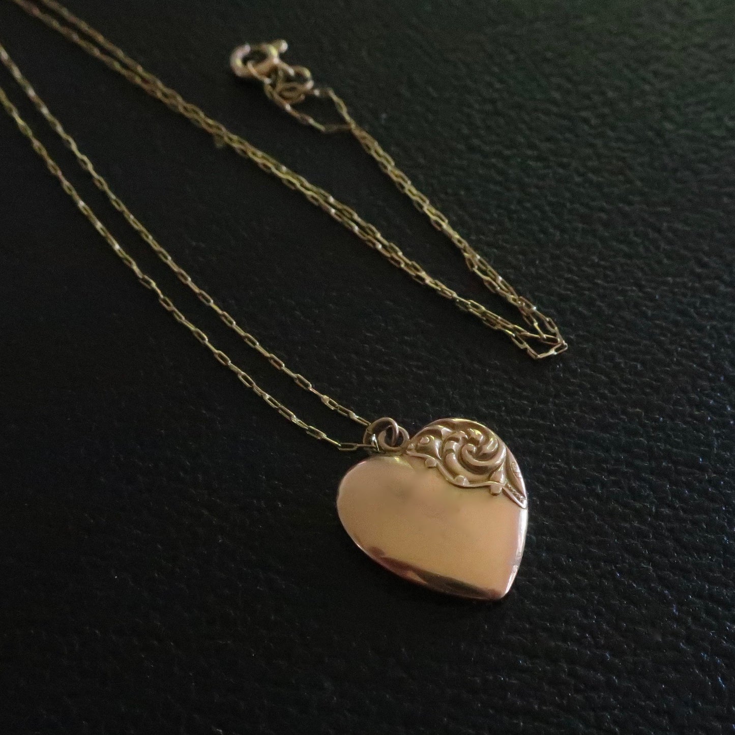 14kt Antique Heart Charm Necklace