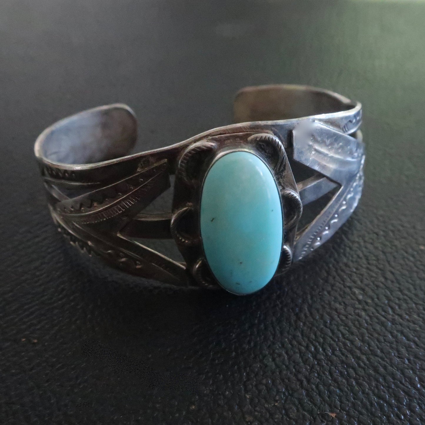 Vintage Native American Turquoise Cuff