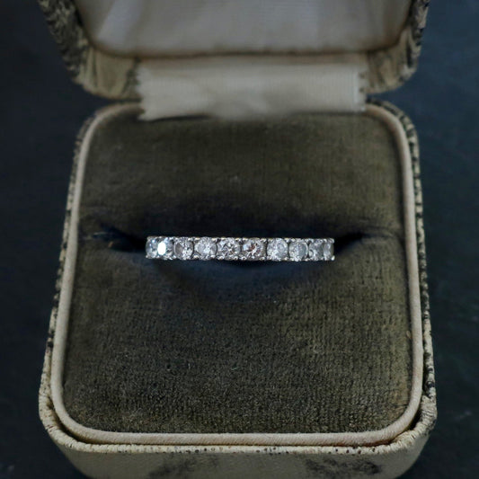 Classic Diamond Band in 14kt gold