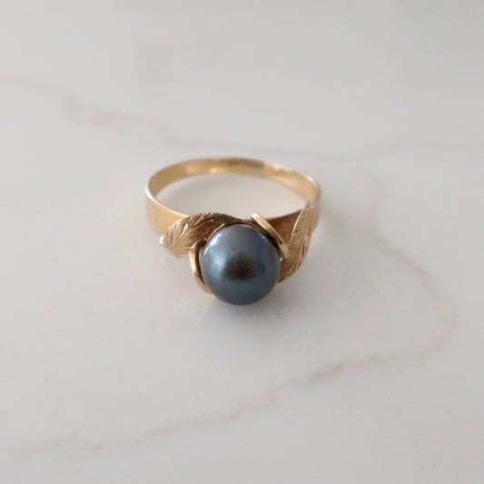 Vintage 14kt Gold And Black Pearl Ring