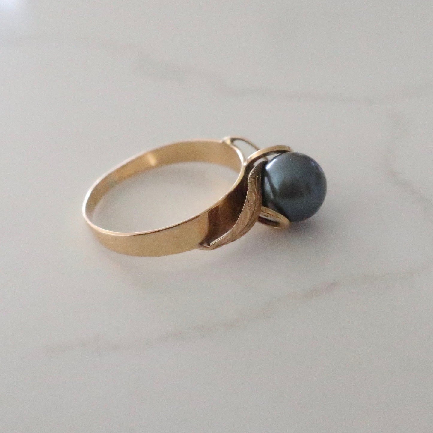 Vintage 14kt Gold And Black Pearl Ring
