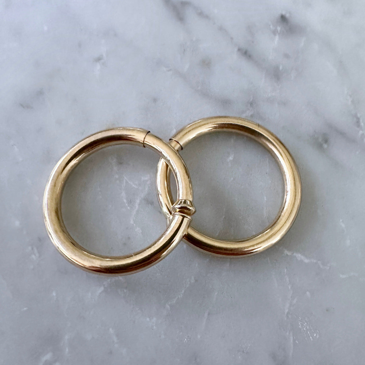 Vintage 14kt Gold Tension Hoop Earrings