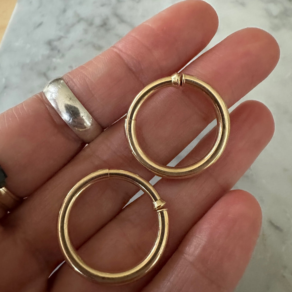 Vintage 14kt Gold Tension Hoop Earrings