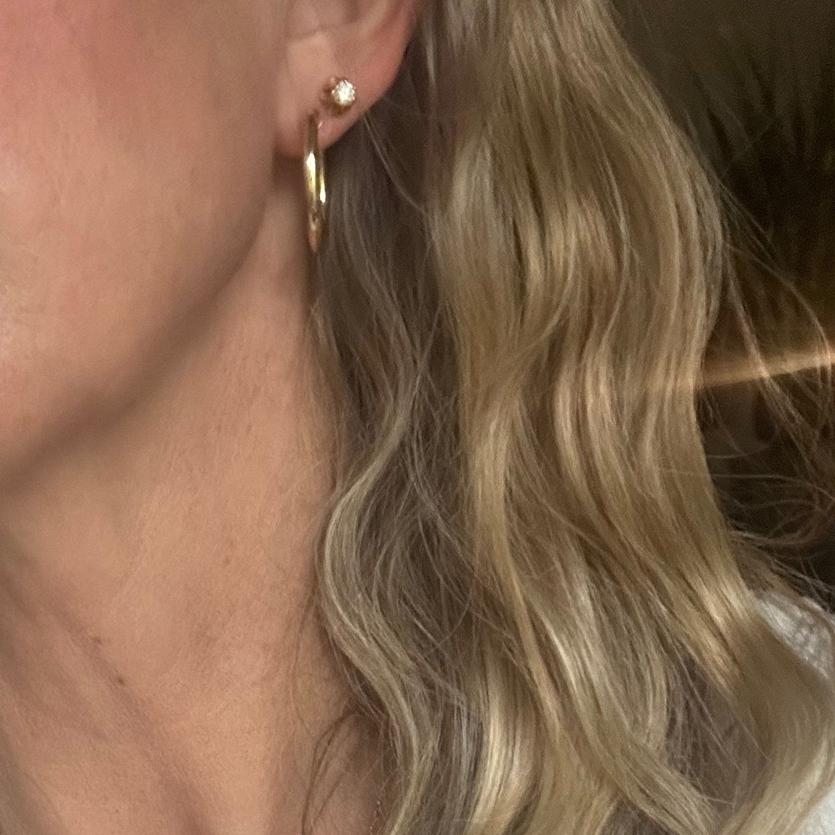 Vintage 14kt Gold Tension Hoop Earrings