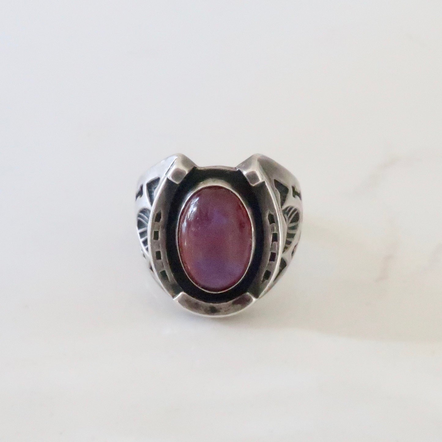 Vintage Native American Horse Shoe Ring With Dragons Breath